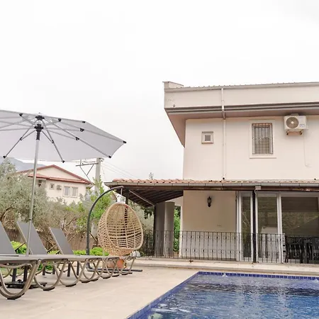Tatil Evi Fethiye Ölüdeniz'de Dağ ve Doğa Manzaralı Lüks Villa A1