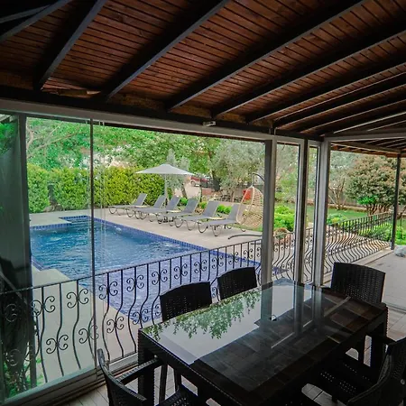 Fethiye Ölüdeniz'de Dağ ve Doğa Manzaralı Lüks Villa A1 Fethiye